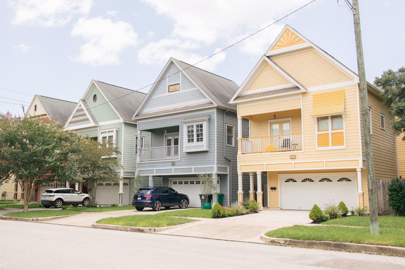 Residential homes in a Southlake area neighborhood